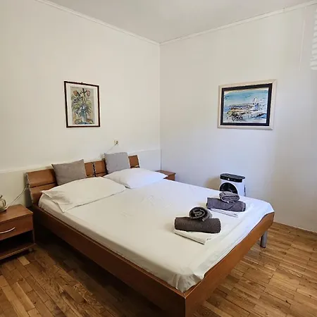 1 دراسنيتش