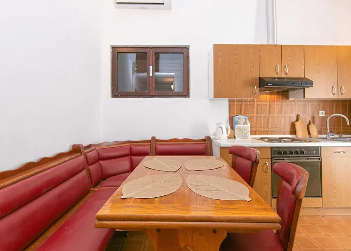 Apartman 1 *