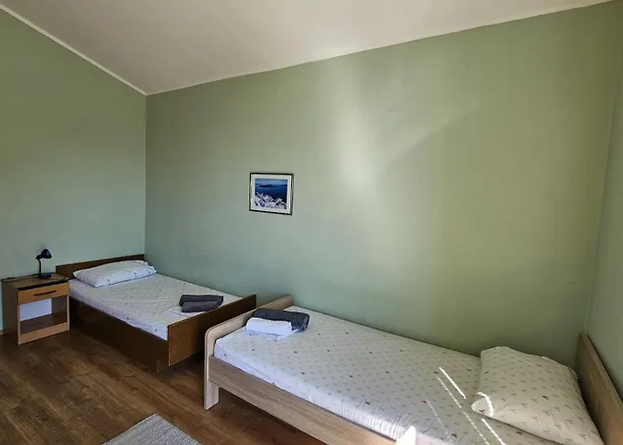 Apartman 1 *