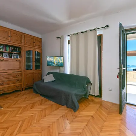 Apartment 1 *