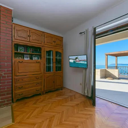 1 Apartment